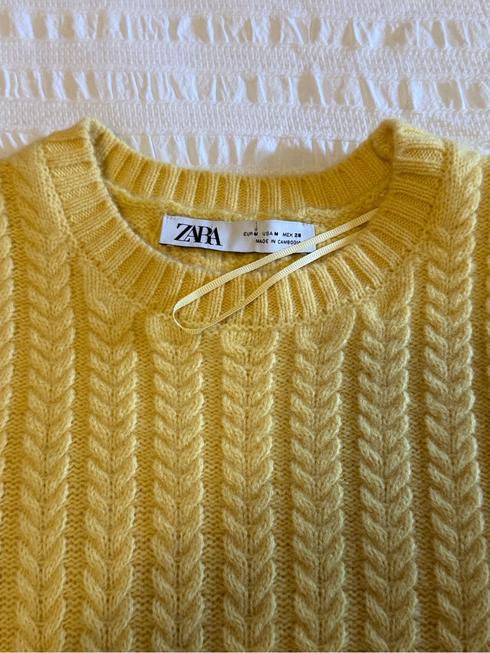 ZARA Yellow Knit Short Sleeve Sweater Women's - Picture 2 of 3